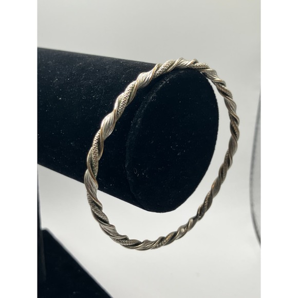 Vintage 2 Texture Silver-Tone Rope Style Bangle 2.75 Inch Around Bracelet! - Picture 3 of 9
